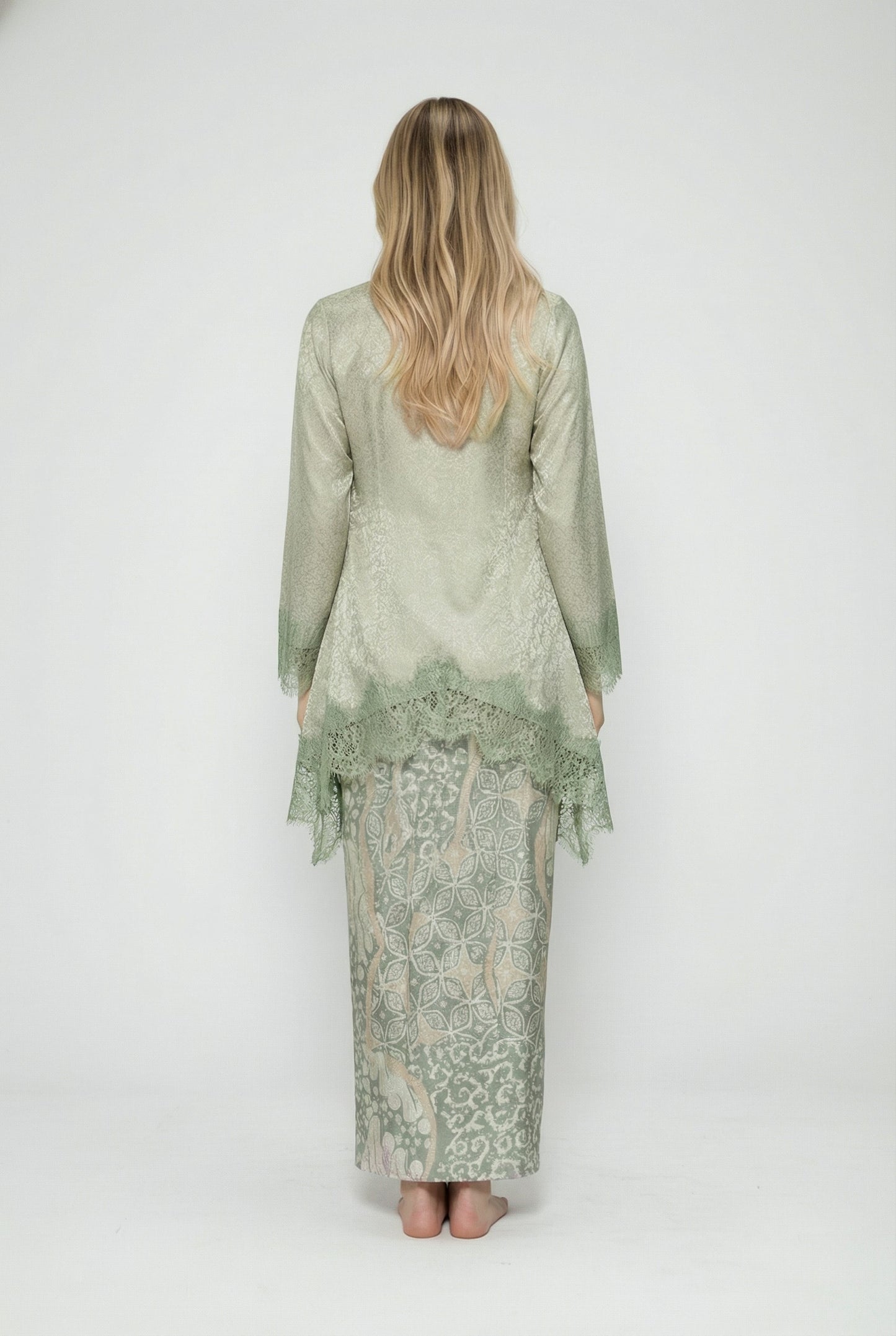 Women's Batik Kebaya Laluna Set Lace