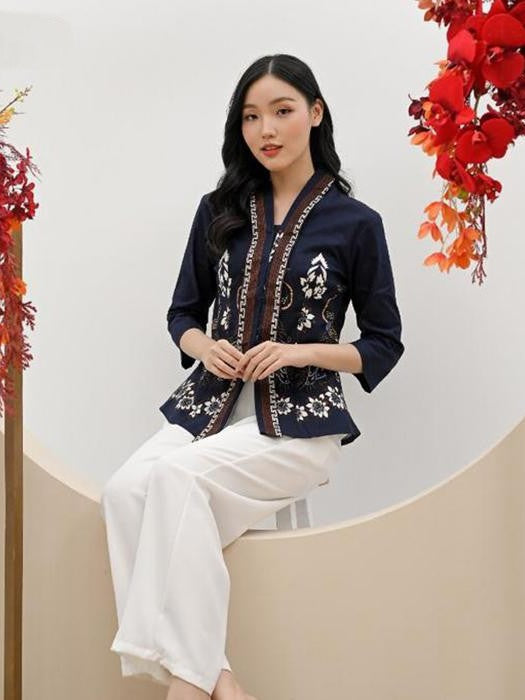 Women's Batik Kebaya - Ornate Nature