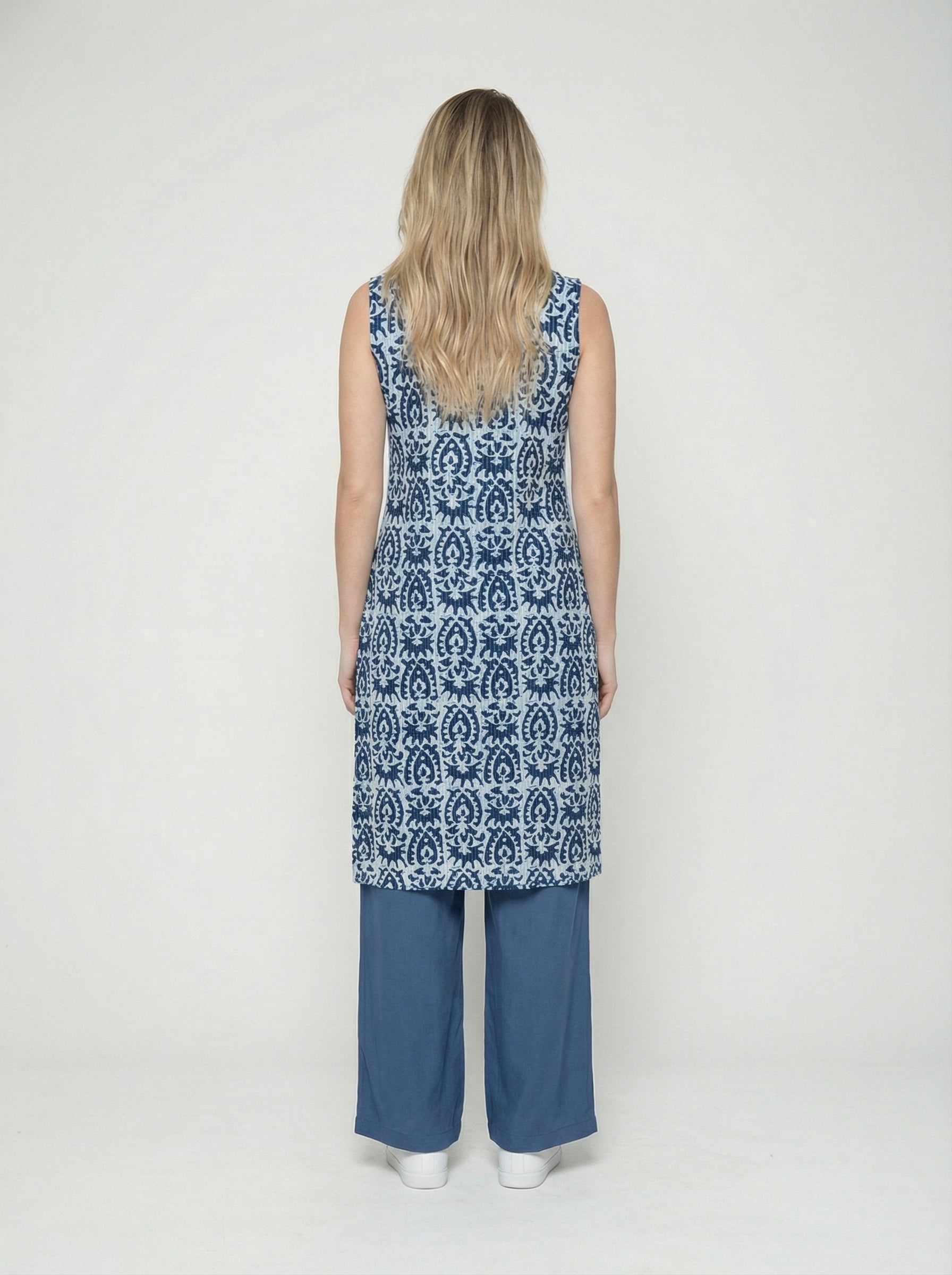 Women’s Batik Kurti – Indigo Tile Sleeveless