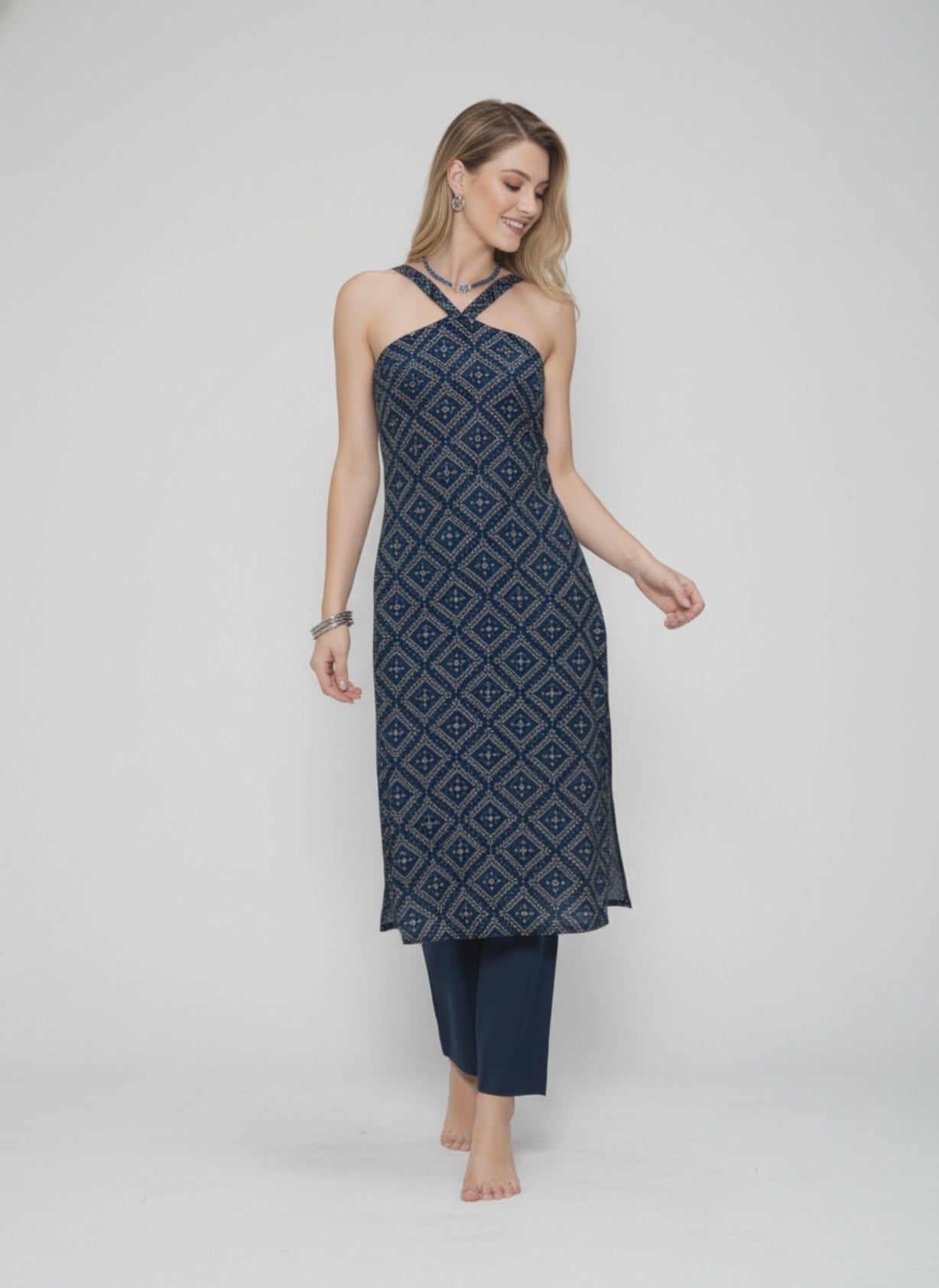 Women’s Batik Kurti – Midnight Diamond Halter - video